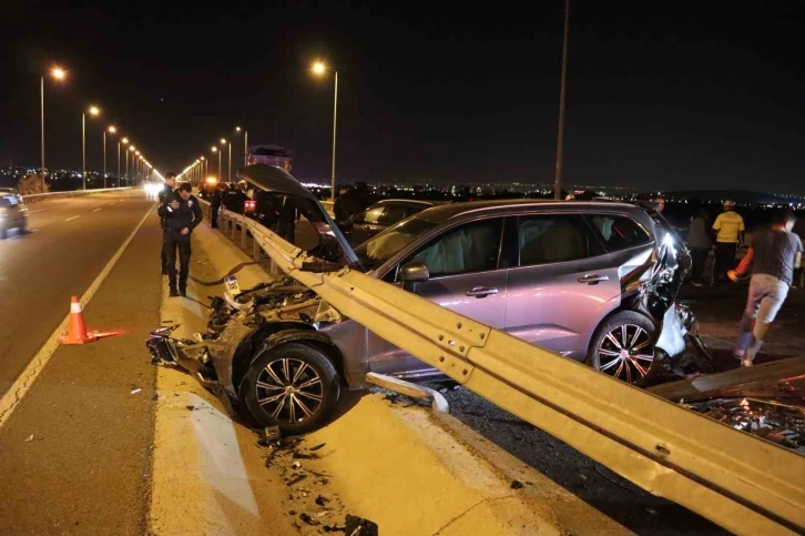 7 araç birbirine girdi, ortalık savaş alanına döndü: 2 yaralı
