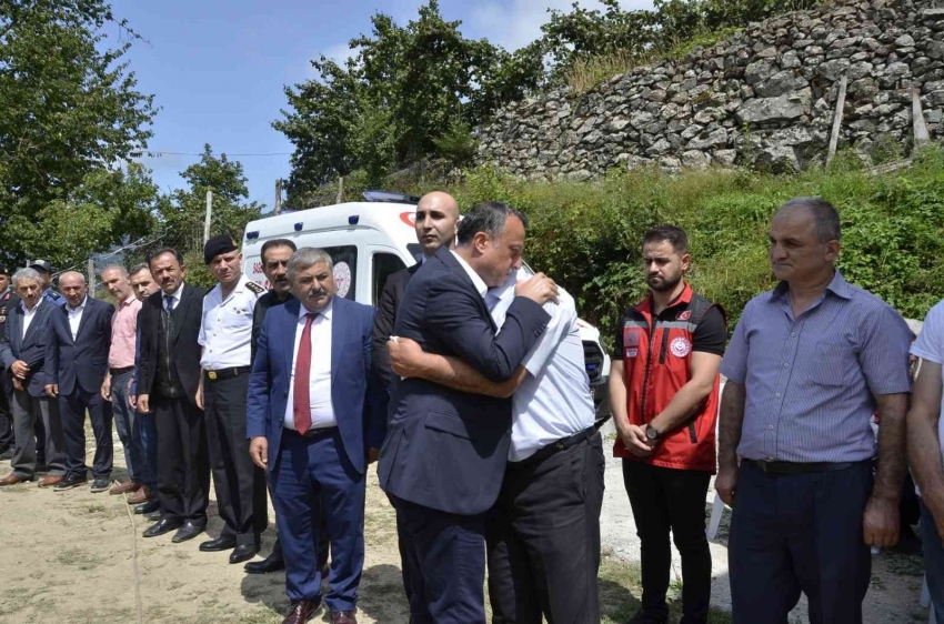 Vali Taşbilek'ten şehit bekçinin ailesine taziye ziyareti