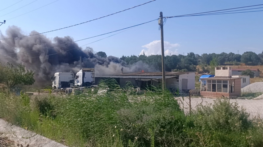 Lastik tamircisinde yangın meydana geldi