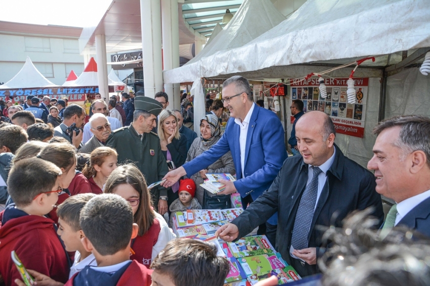 Karacabey’de Kitap, Kültür ve Yöresel Ürün Günleri Başladı