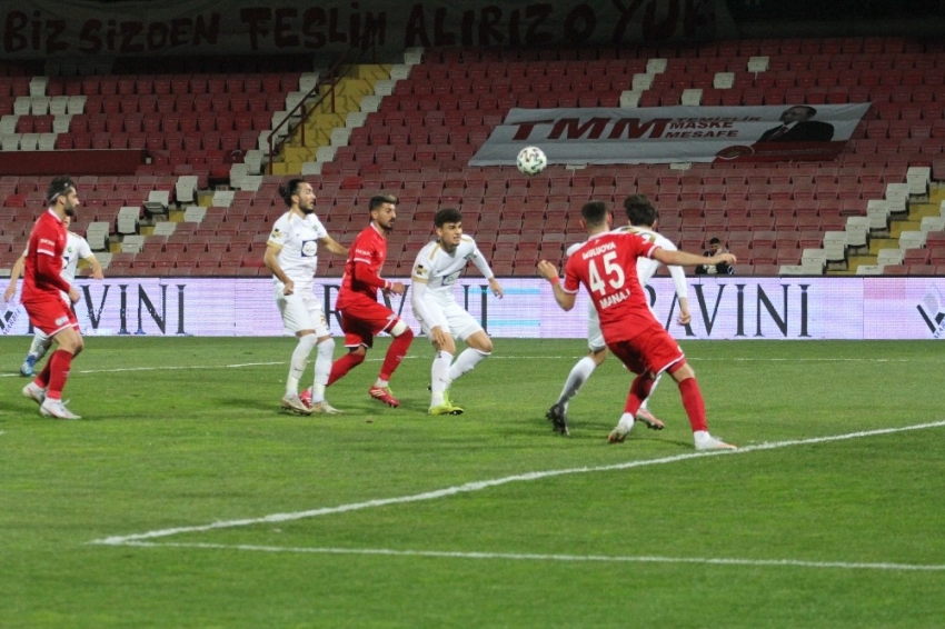 Balıkesirspor 3 puanı 3 golle aldı