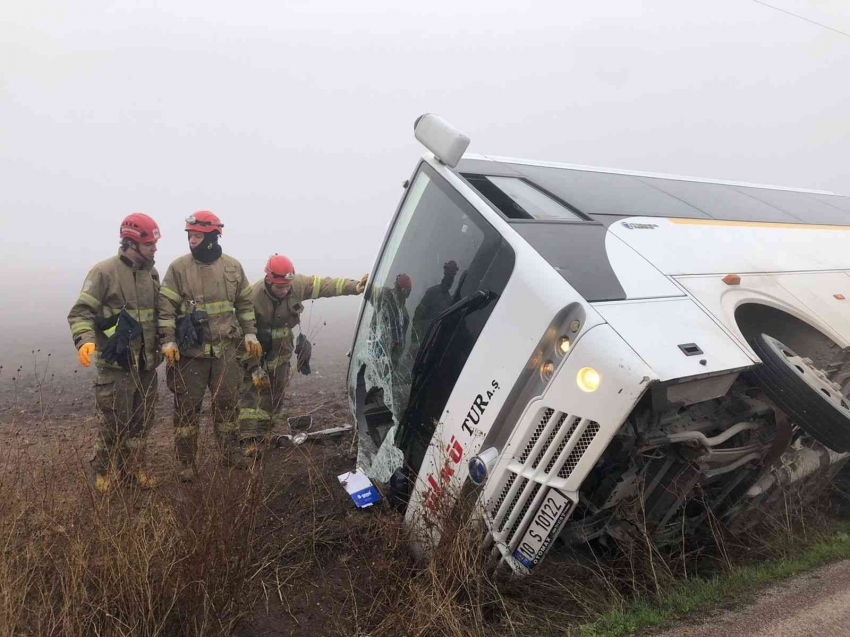 Öğrenci servisi kaza yaptı: 11 yaralı