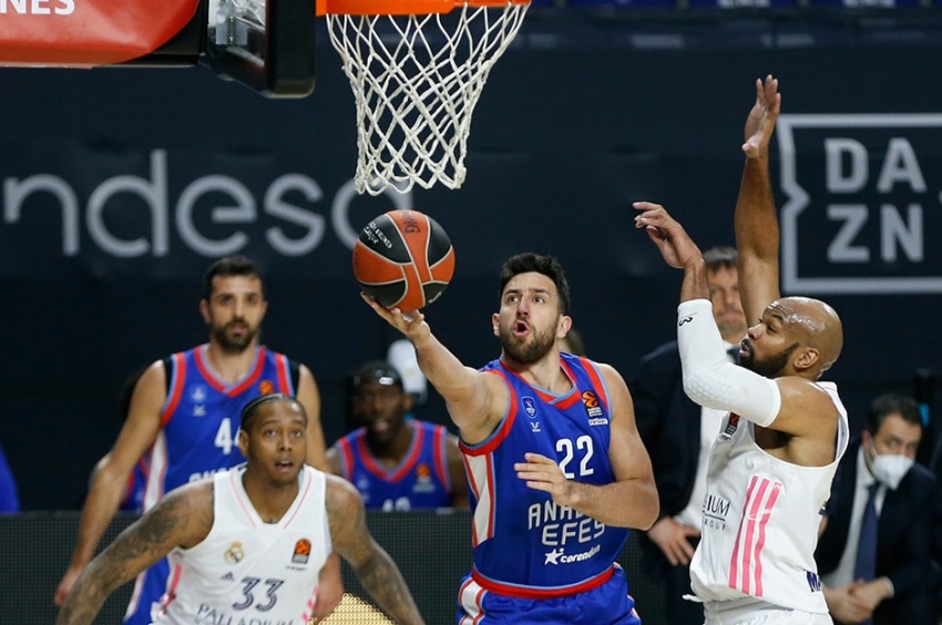 Anadolu Efes'in maçı hangi tarihte?