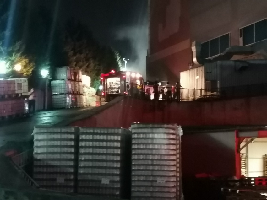 Kocaeli’de korkutan fabrika yangını, 4 kişi dumandan etkilendi