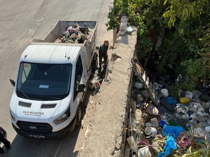 74 yaşındaki adam çöp evde ölü bulundu
