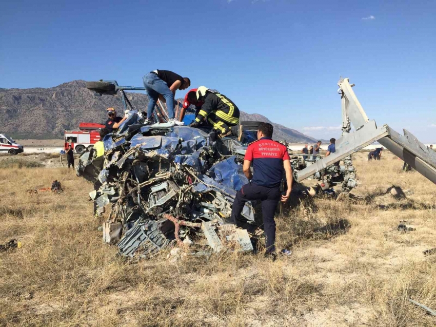 Düşen helikopterin enkazı kaldırıldı