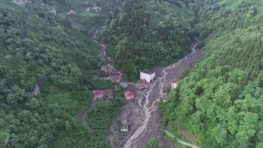 Trabzon’daki selde 11 bina yıkıldı, 14 bina ağır hasar gördü