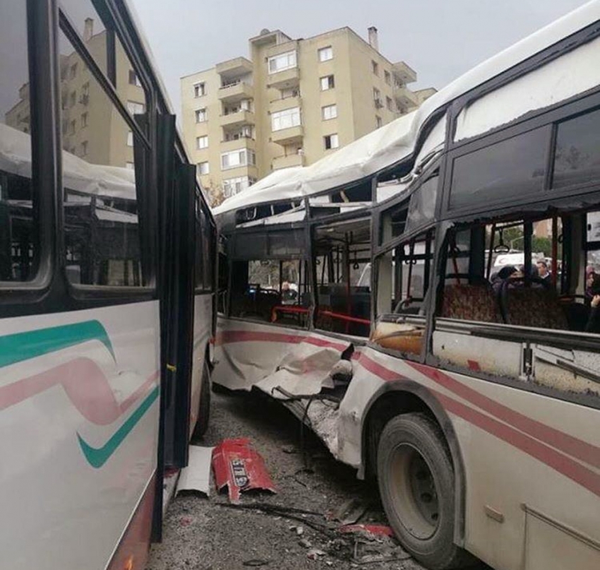 Belediye otobüsleri çarpıştı: 18 yaralı