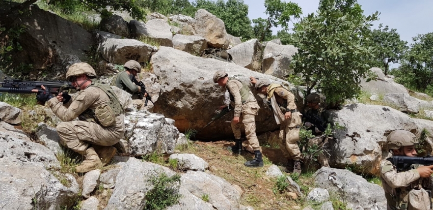 PKK’ya ait mühimmatlar toprağa gömülü halde ele geçirildi