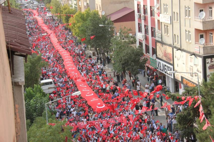 Bingöl’de binler teröre lanet yağdırdı