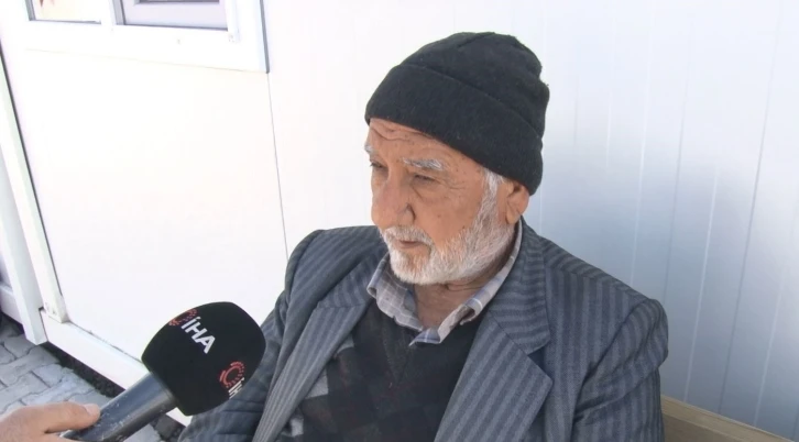 77 yaşındaki Tevfik amca: “Çok deprem gördüm, böylesini görmedim”