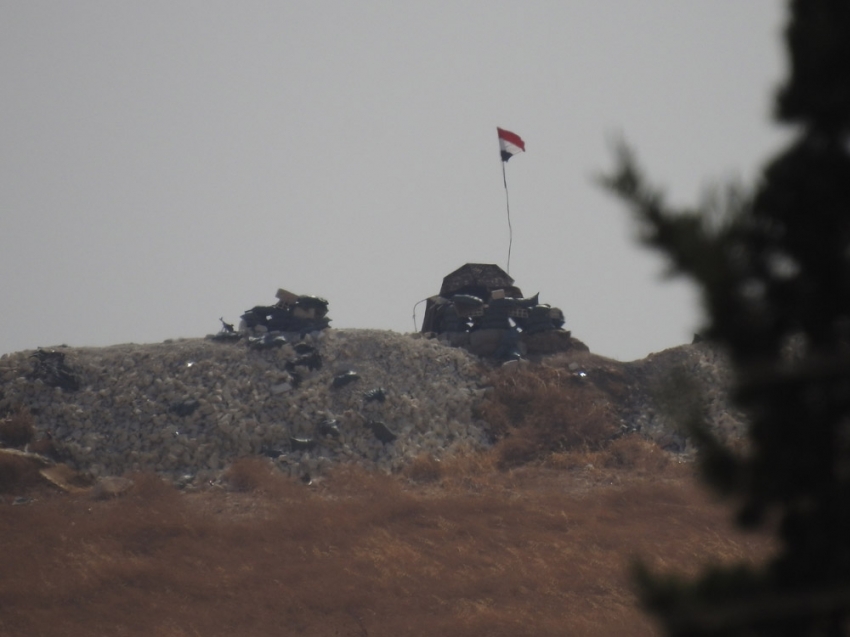 Terör örgütünden bayrak oyunu