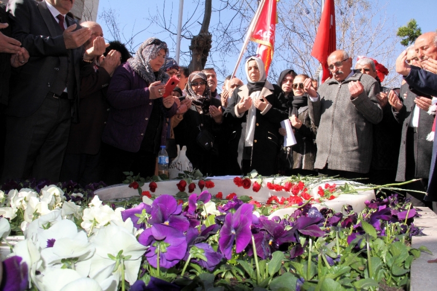 Muhsin Yazıcıoğlu ölümünün 10. yılında kabri başında anıldı