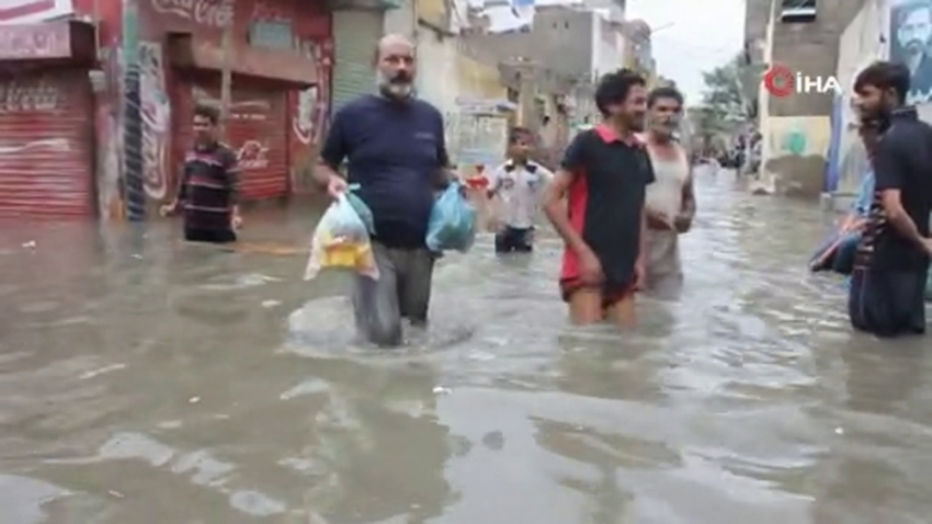 Pakistan’da elektrik akımına kapılan 12 kişi öldü