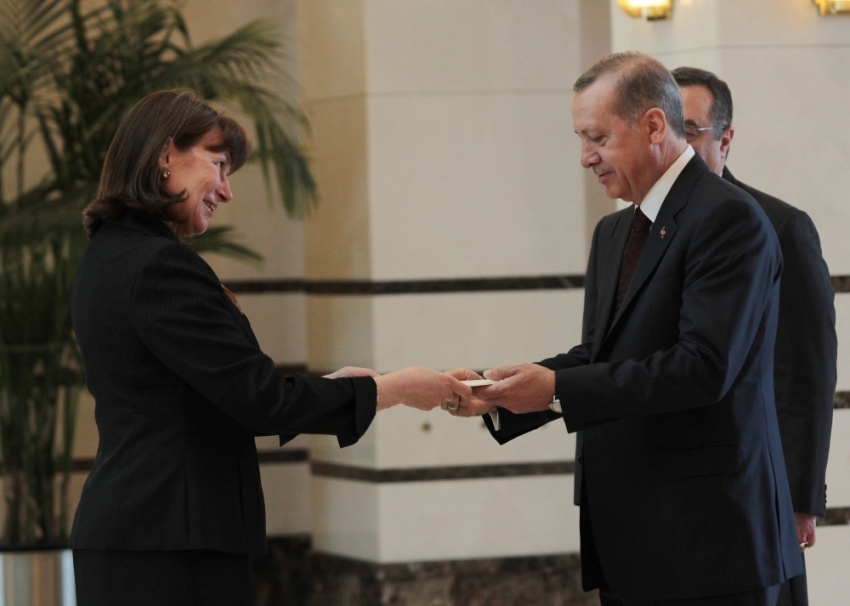 Erdoğan büyükelçinin güven mektubunu aldı