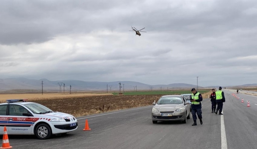 Jandarmadan helikopter destekli trafik denetimi