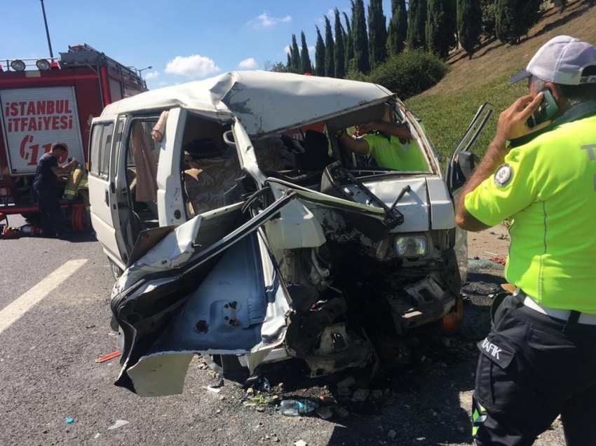 Çamlıca Gişeler’de sıkışmalı kaza: 3 yaralı