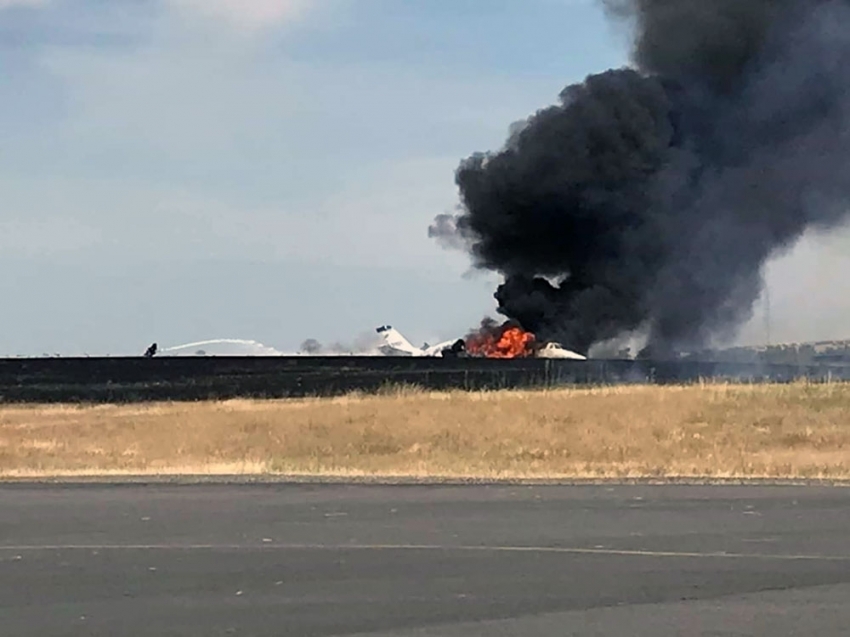 California’da özel jet kalkış sırasında alev aldı