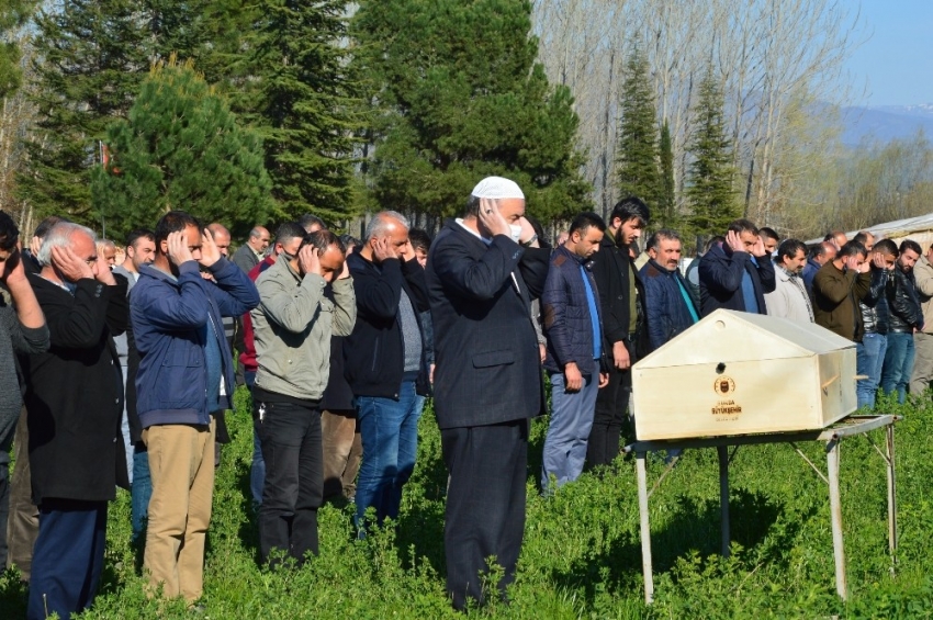 Sobadan sızan gazdan ölen genç kadın toprağa verildi