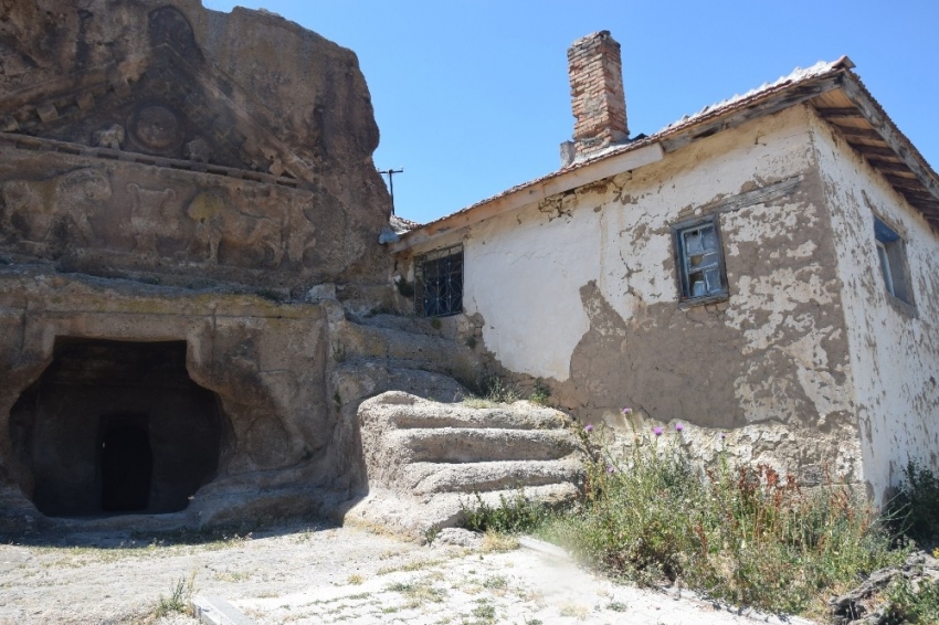 Sırlarla dolu ’Eşek Kulaklı Kral Midas’ın ülkesi Frigya