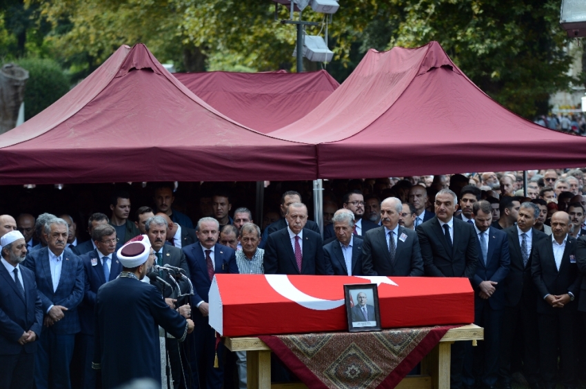 Bakan Yardımcısı Dursun son yolculuğuna uğurlanıyor