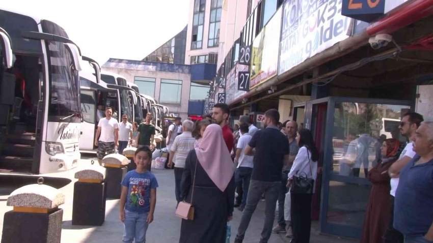 Bayram sonrasında otogarda yoğunluk devam ediyor