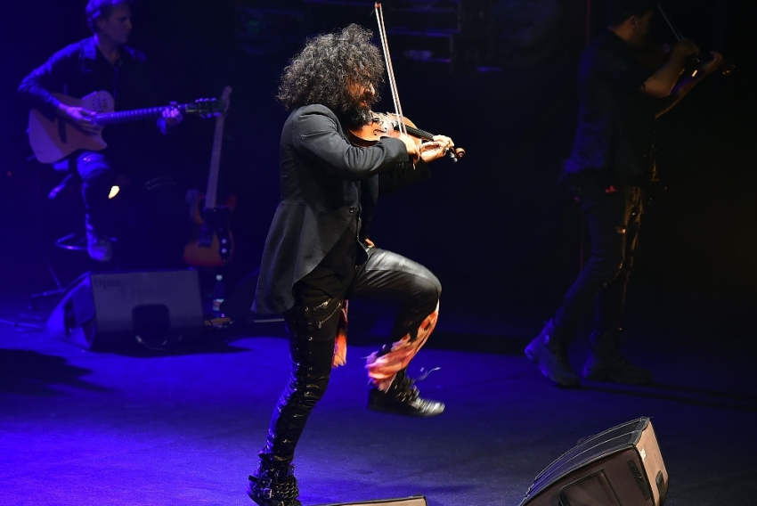 Ara Malikian İzmir’de konser verdi