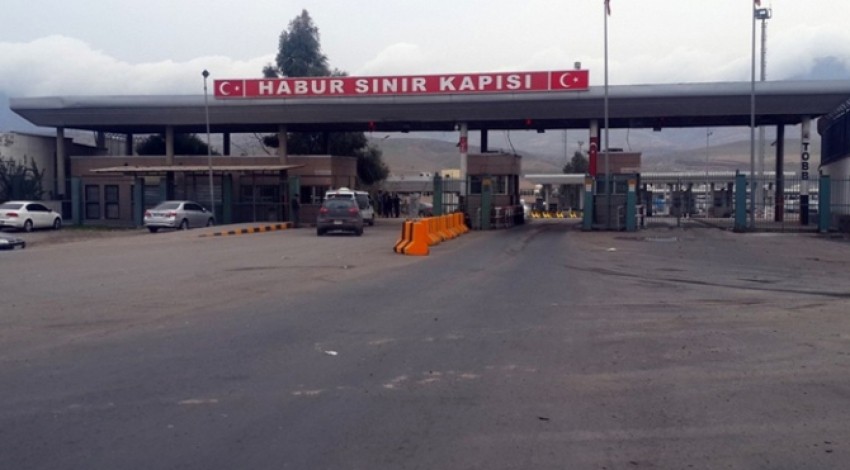 Habur’da giriş ve çıkışlar kapatıldı