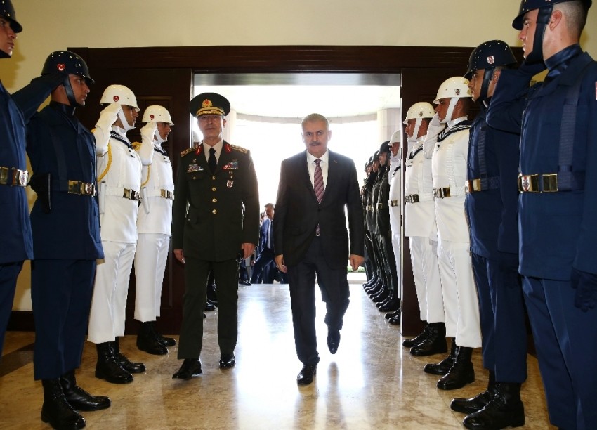 Başbakan’dan Genelkurmay’a geçmiş olsun ziyareti