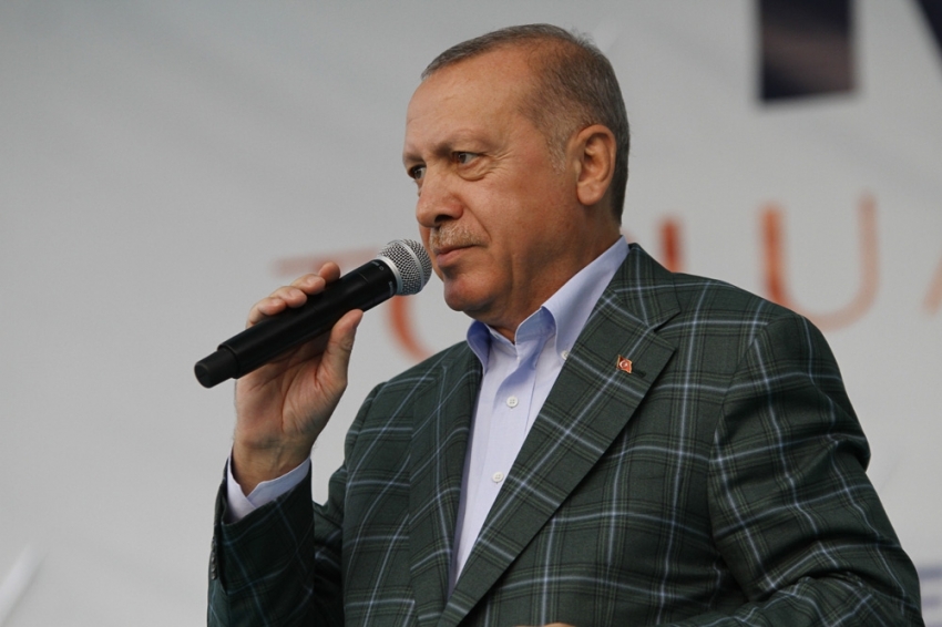 Cumhurbaşkanı Erdoğan: “İstanbul’u sel bastı, beyefendi tatilde”