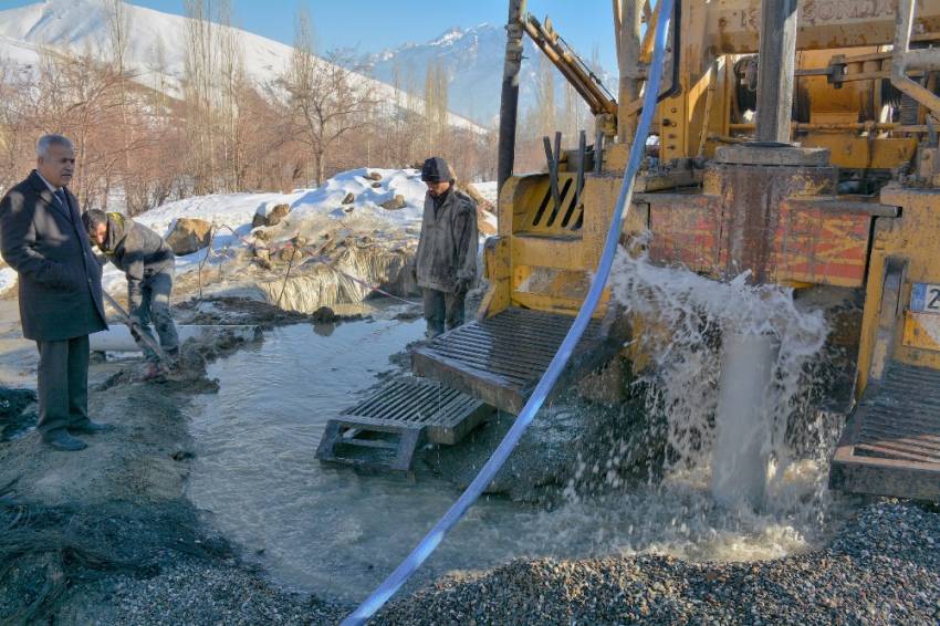 Kayyum bereketiyle geldi: Hakkari’de su sevinci