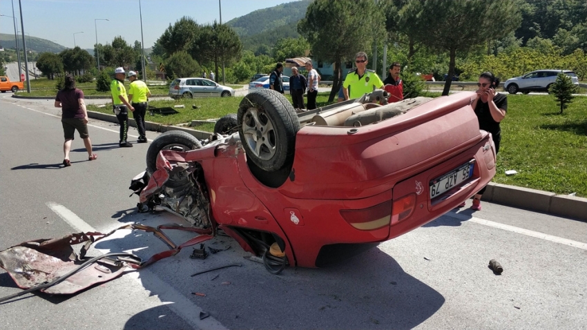 Sınava yetişmek isterken kaza yaptılar