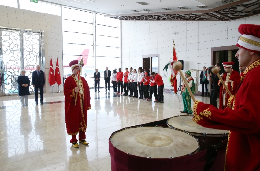 Cumhurbaşkanı Erdoğan’a mehterli karşılama