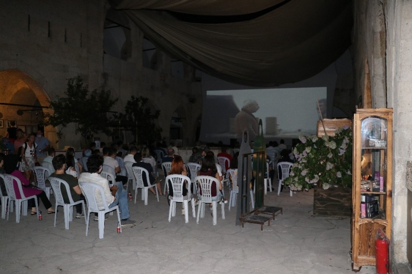 "Açık Hava Sinema Geceleri" 375 yıllık tarihi Cinci Han’da başladı