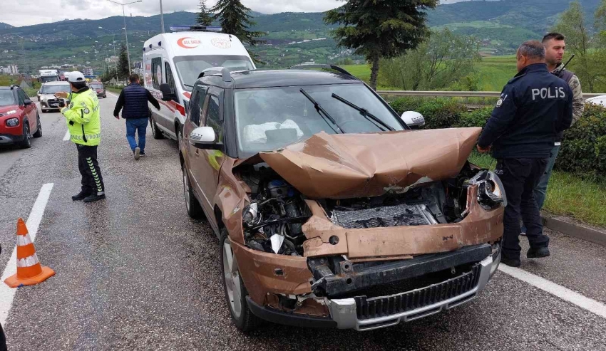 Zincirleme kaza trafiği kilitledi