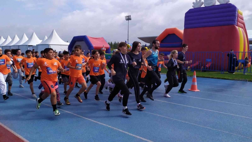 Çocuk Maratonu’nda 5 bin çocuk hem koştu hem de eğlendi