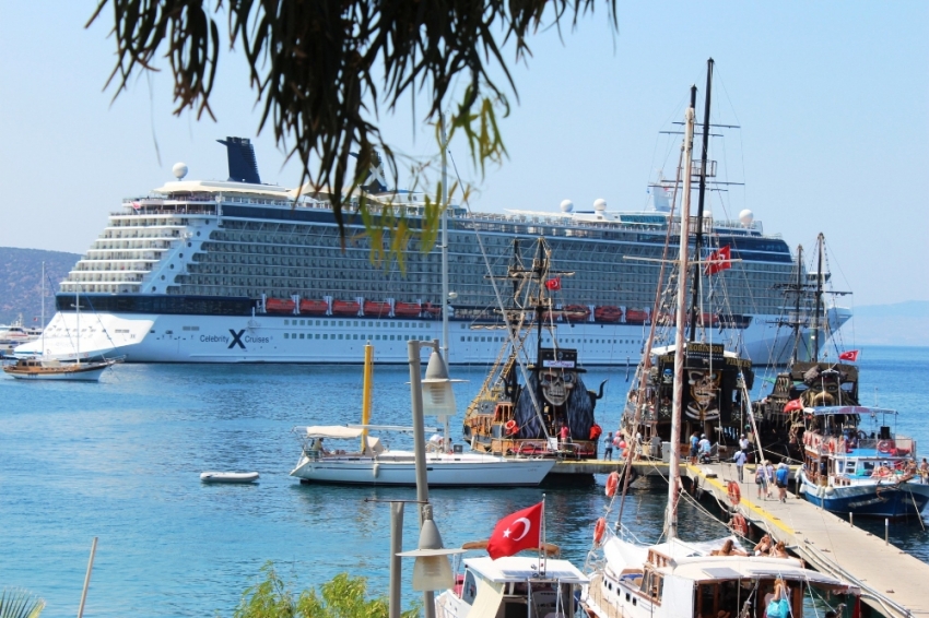 Bodrum’a 4 bin 500 turist daha geldi