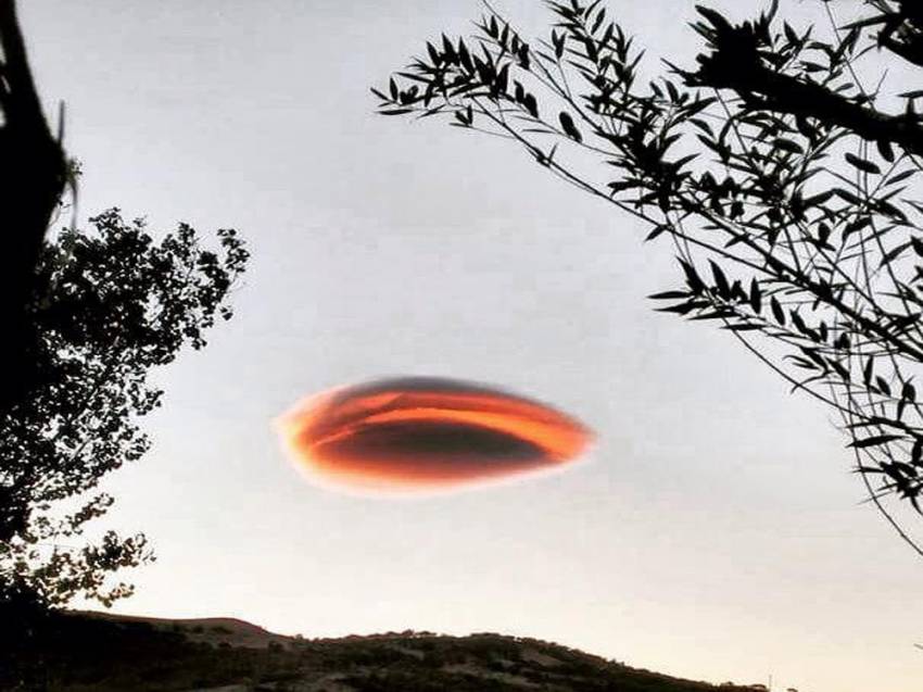 UFO değil bulut