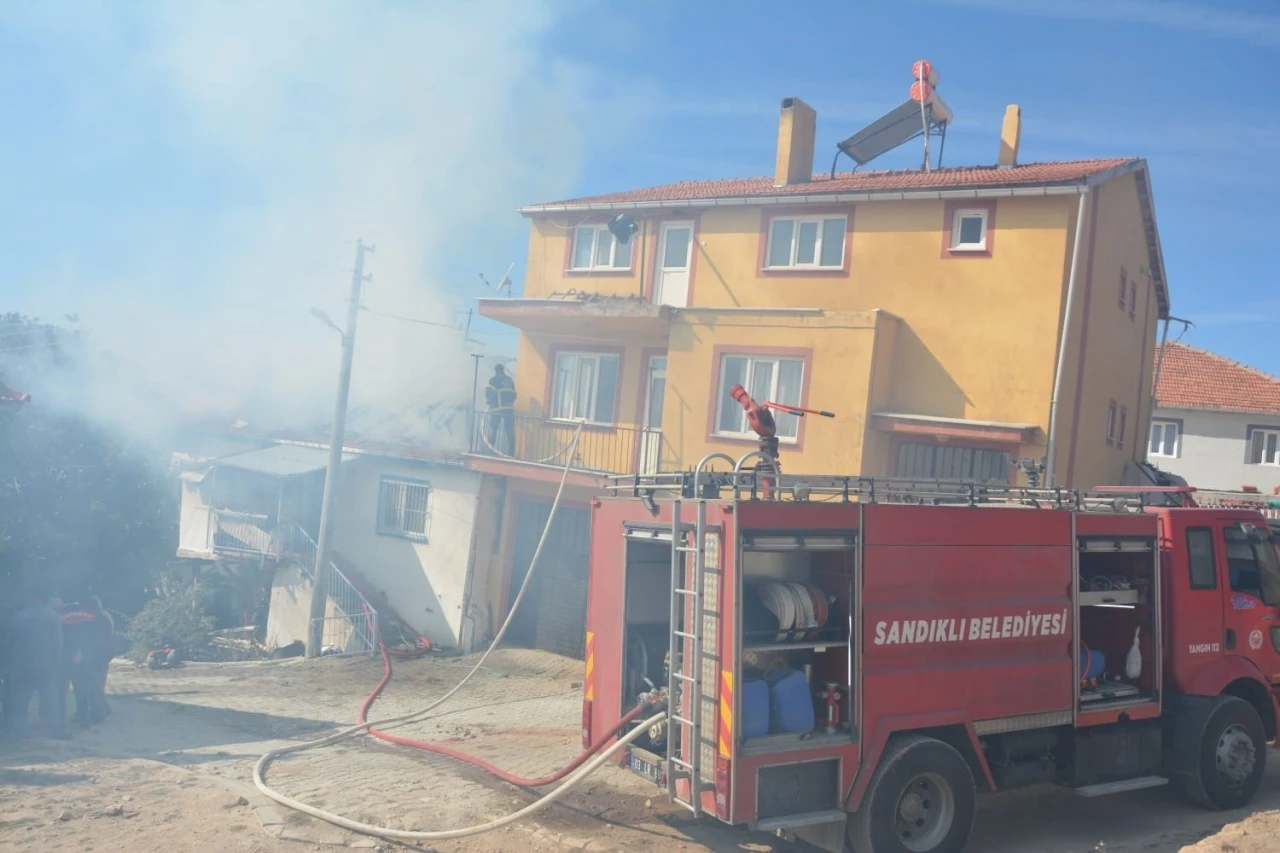 85 yaşındaki adam evinde çıkan yangında ölümden döndü
