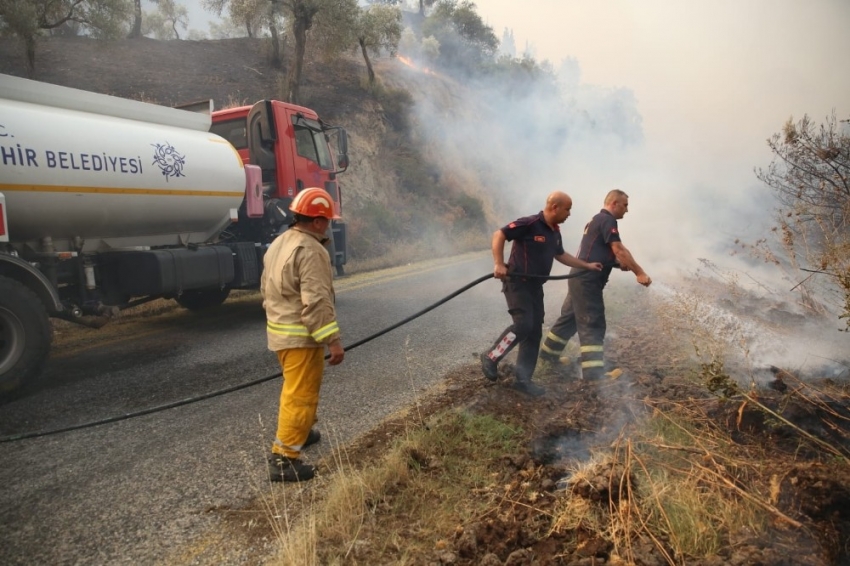 İmamköy’deki yangına müdahale ediliyor