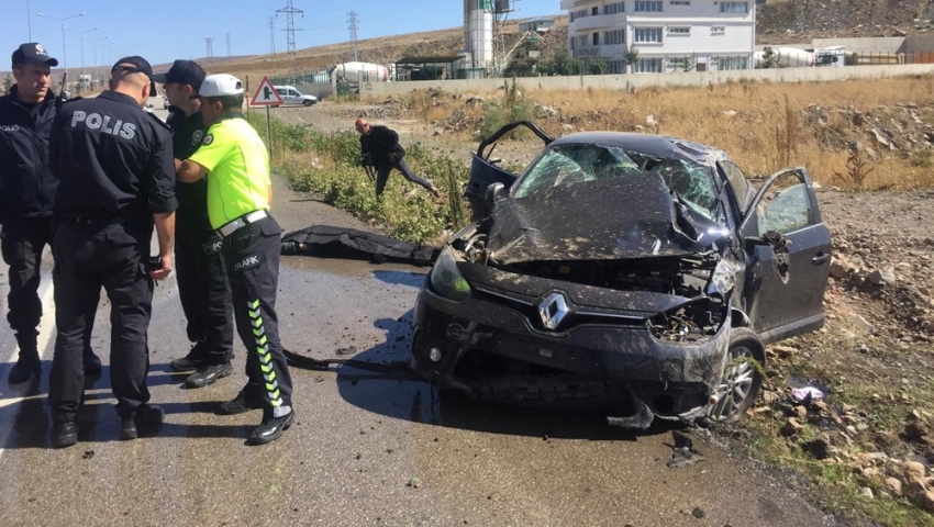 Eşini askere uğurlayan kadın, dönüş yolunda kazada hayatını kaybetti