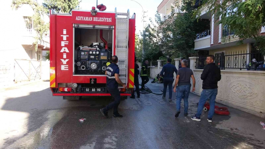 İtfaiye ekiplerinin dikkati evi kül olmaktan kurtardı