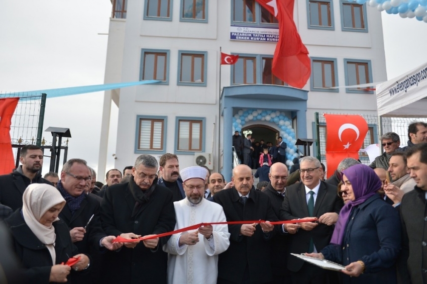 Diyanet İşleri Başkanı Erbaş Pazarcık’ta yurt açılışına katıldı