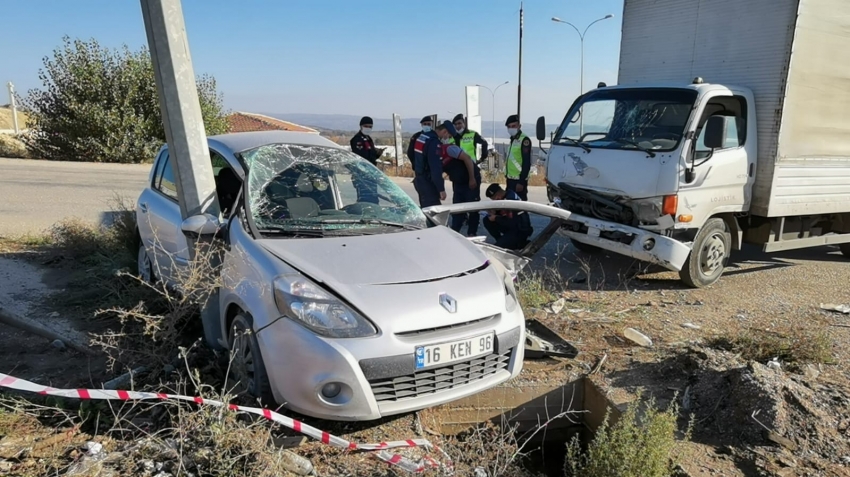 İnegöl'de trafik kazası: 3 yaralı