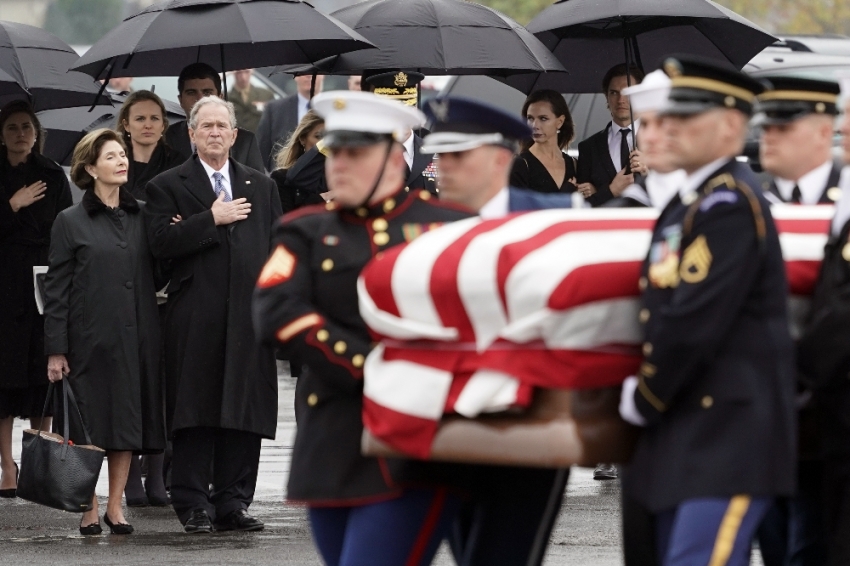 Baba Bush’ın naaşı Teksas’ta