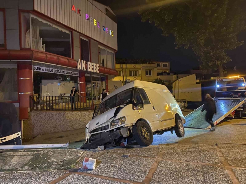 Bursa’da 5 aracın karıştığı zincirleme kaza