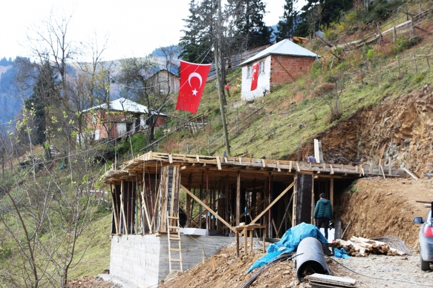 Eren'in şehit olduğu yerde ailesine ev yapılıyor