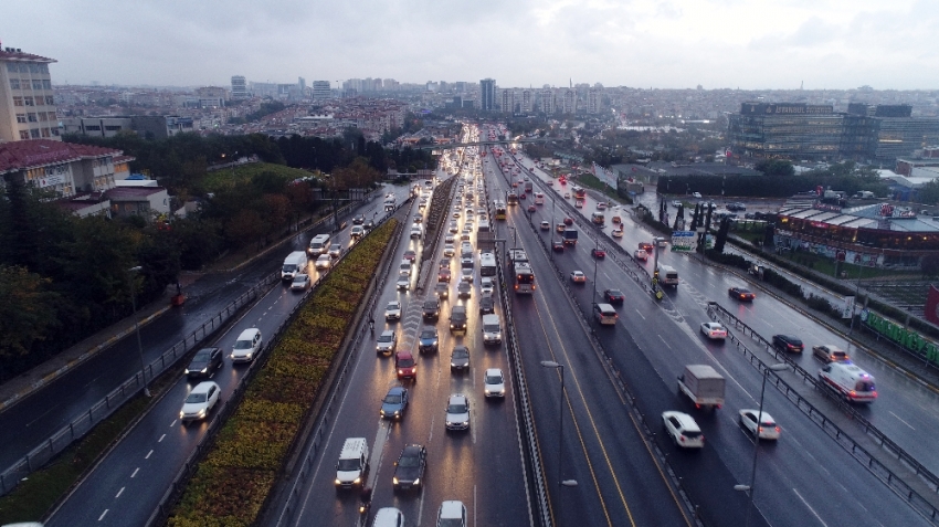 İstanbul trafiğinde yağmur yoğunluğu