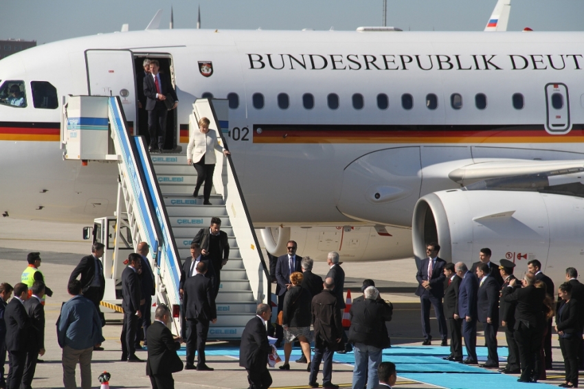 Merkel, Suriye zirvesi için İstanbul’da