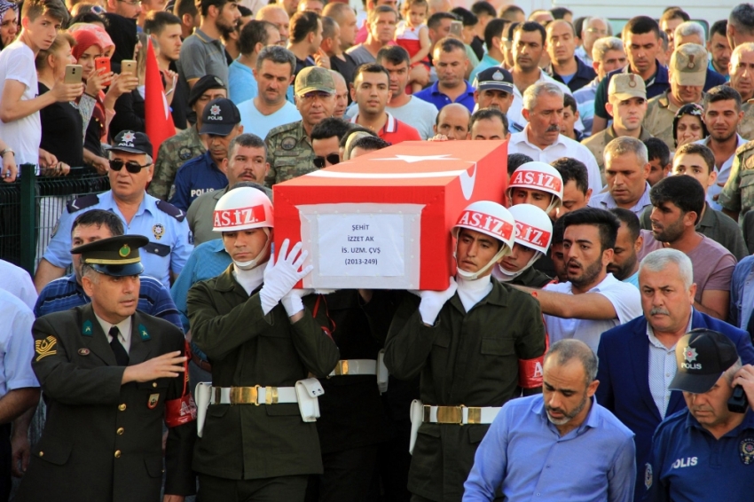 Hatay şehidini uğurladı